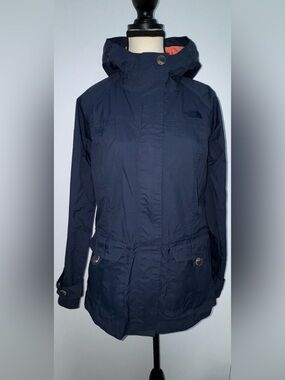 THE NORTH FACE navy lightweight Jacket size medium